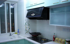 廚房油污如何清潔？